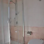 招待所 F.rooms