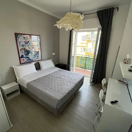 F.rooms 3* Neapol