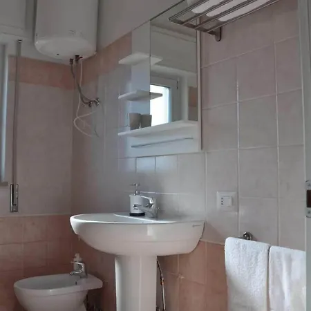 F.rooms
