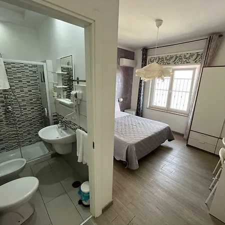 F.rooms Penzion Neapol