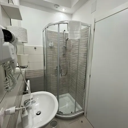 F.rooms Penzion Neapol